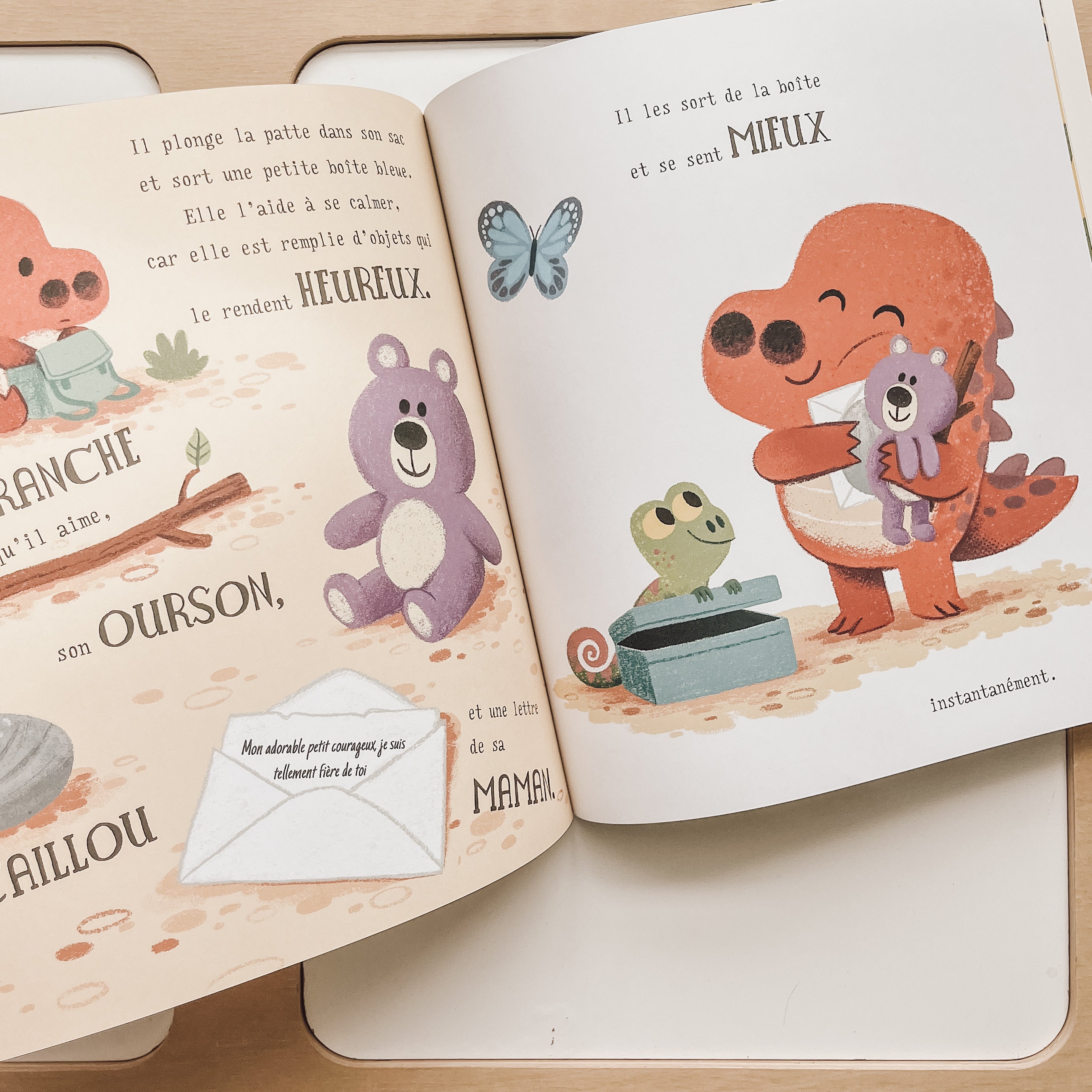 Livre d'histoire - Le dino anxieux