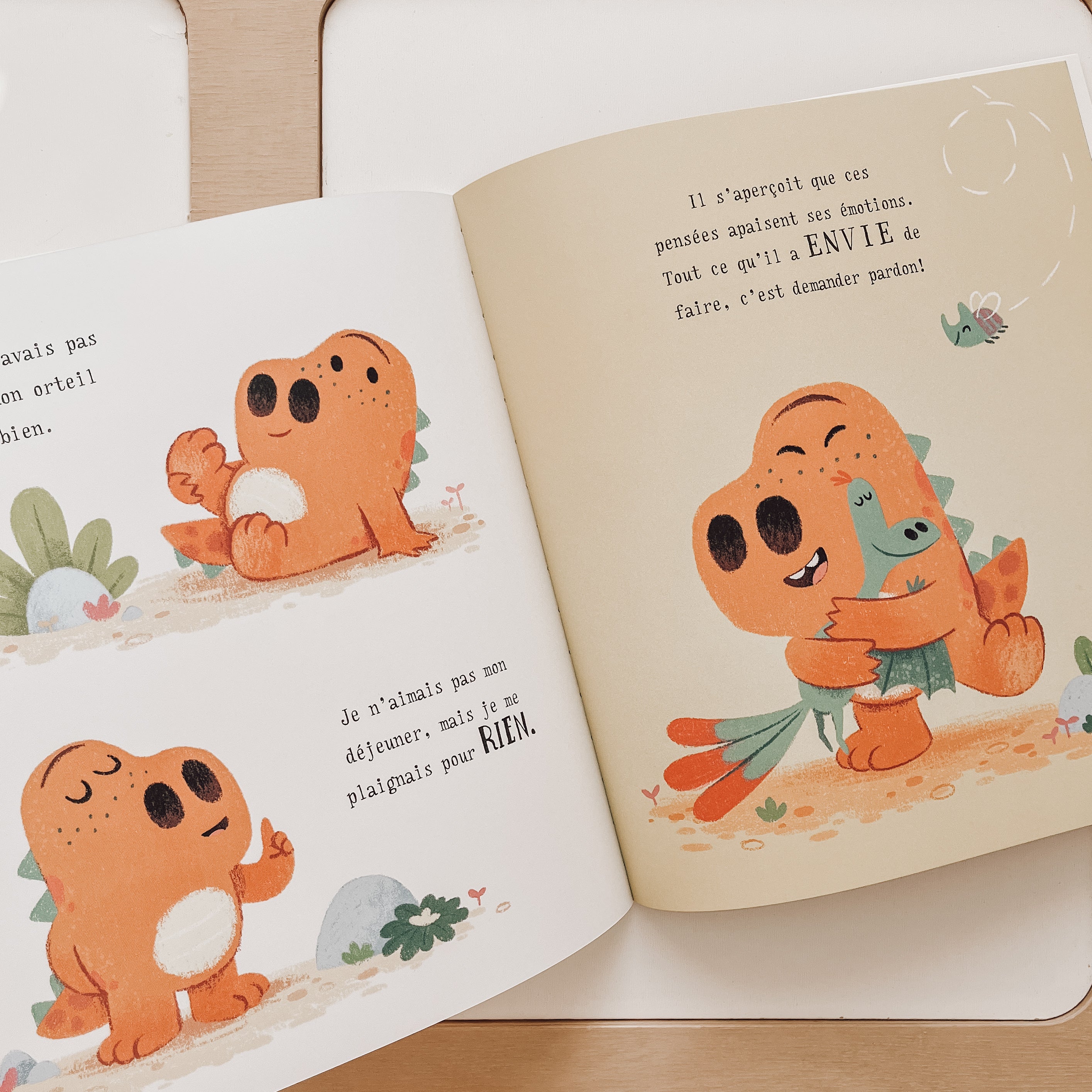 Livre d'histoire - Le dino furieux