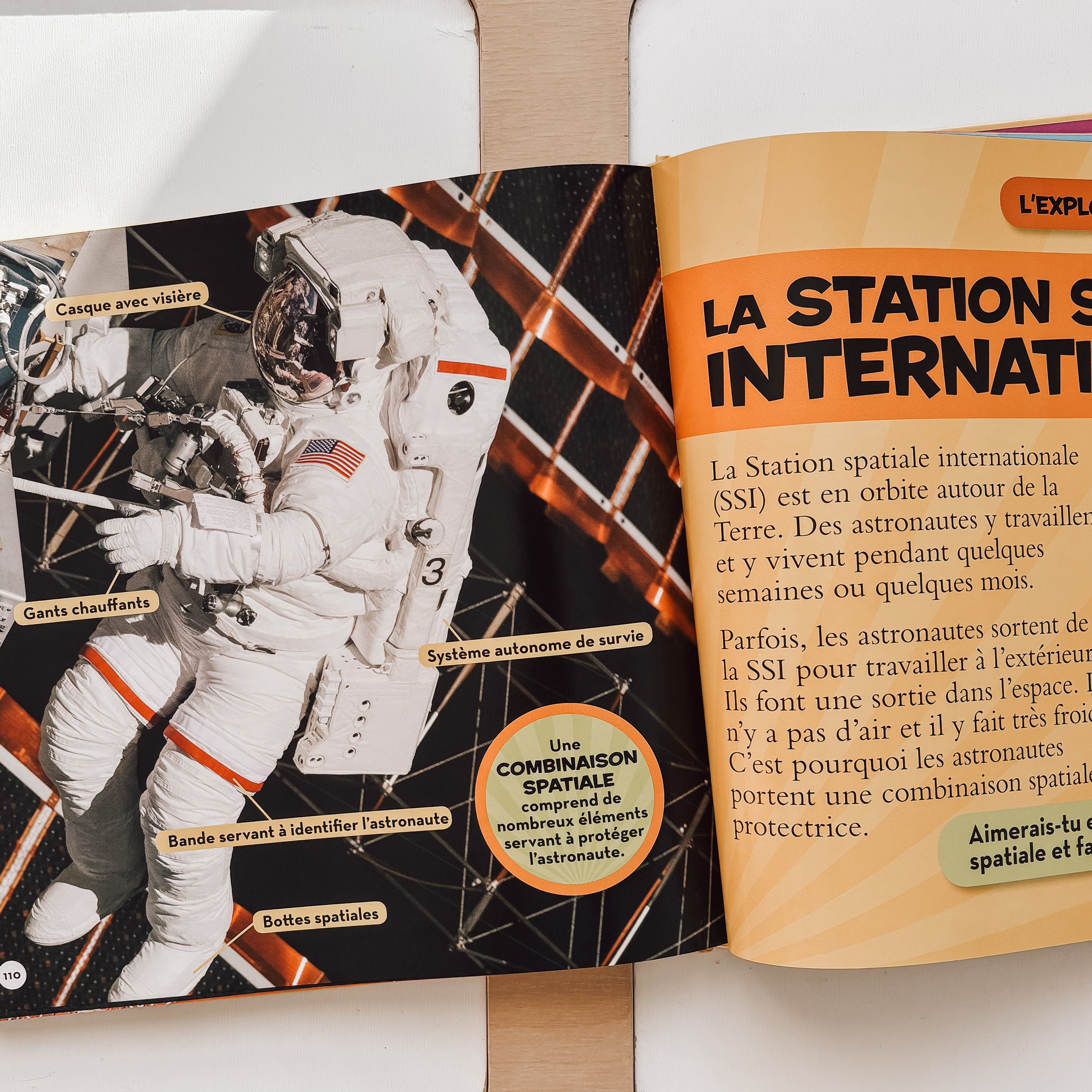 Livre d'histoire - Mon grand livre de l'espace