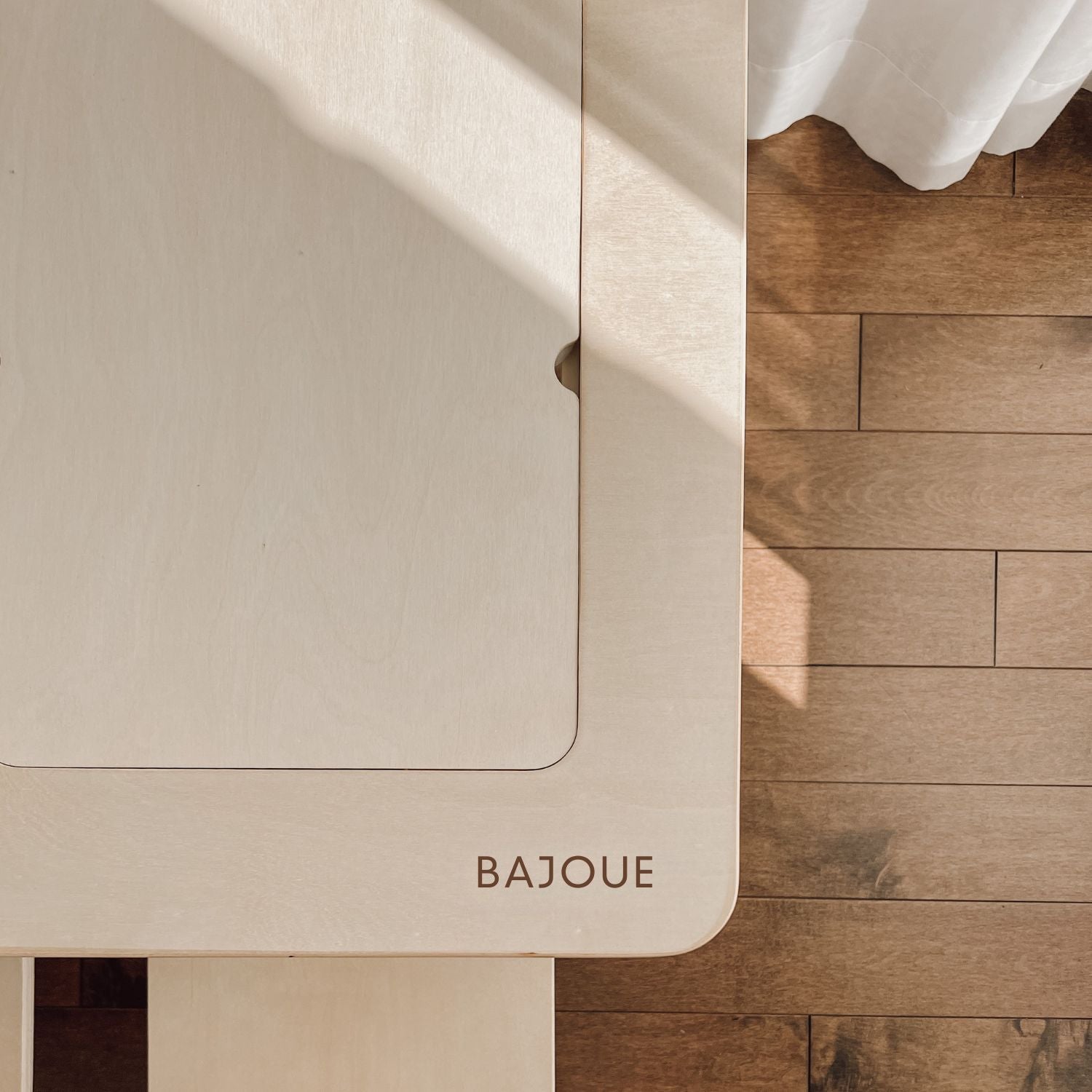 Table sensorielle en bois