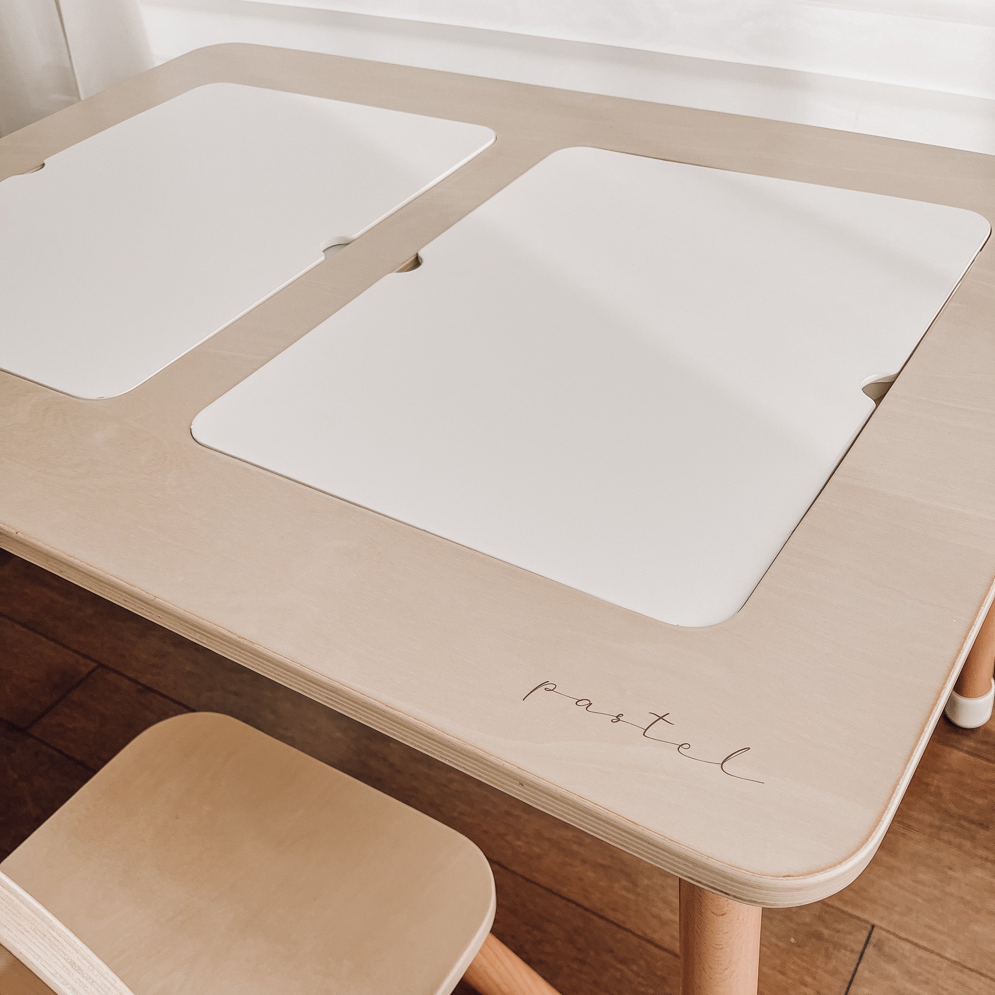 GOPLUS Table Enfant avec Chaise, Table Sensorielle en Bois pour 2+ Ans